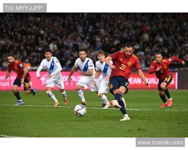 精美足球球星摆件收藏展示为热爱绿茵运动的你增添精彩魅力