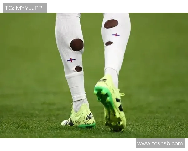 足球小腿护具球星解析 揭秘顶级球员如何保护小腿安全